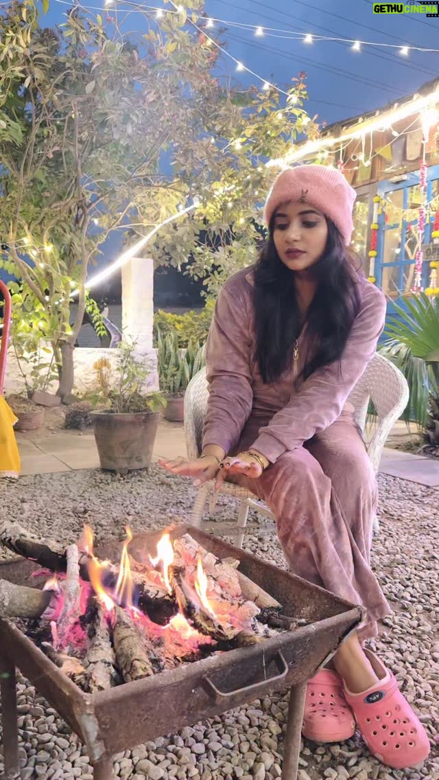 Priya Rathore - 2.2K Likes - 😅 ab yeh December bhi chala Jayega 1 day left ☹️