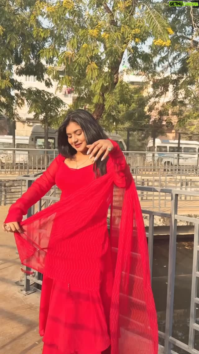 Priya Rathore - 2.4K Likes - ❤️❤️ 

@priyaa_rathore_official 

#reel #reelitfeelit #instagram