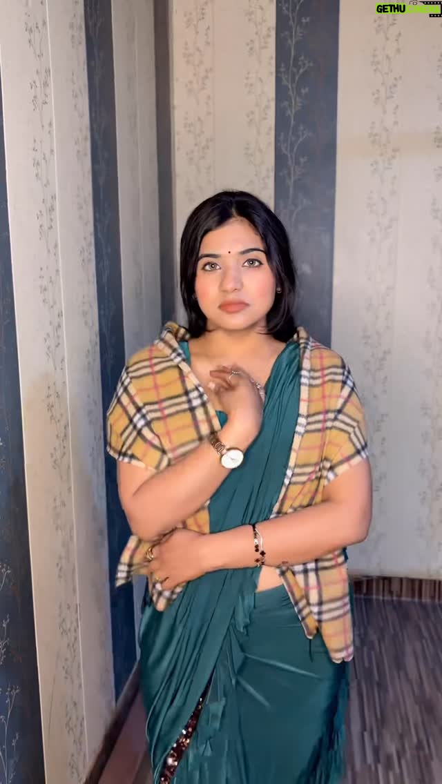 Priya Rathore - 1.4K Likes - Bhai ka muffler chori kr liya video ke liye 😁😂 Trending song🥰😇
