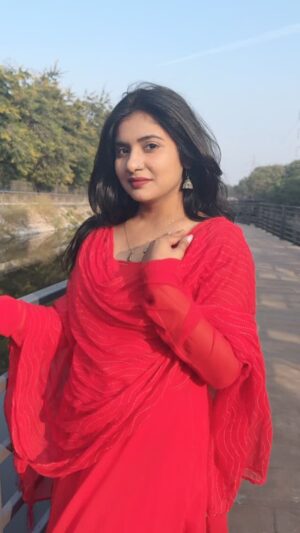 Priya Rathore Instagram - 🥰 dupatta ❤️❤️ this song always fav