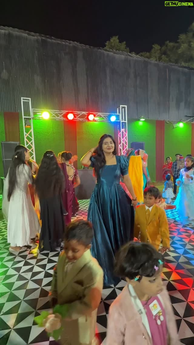Priya Rathore - 6.5K Likes - Dj ka last track tha yeh song 😛 ☺️😄