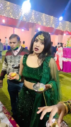 Priya Rathore Instagram - ❤️ Favourite hai to hai 🤣🤣 

 @priya_rathore_official 

#reels