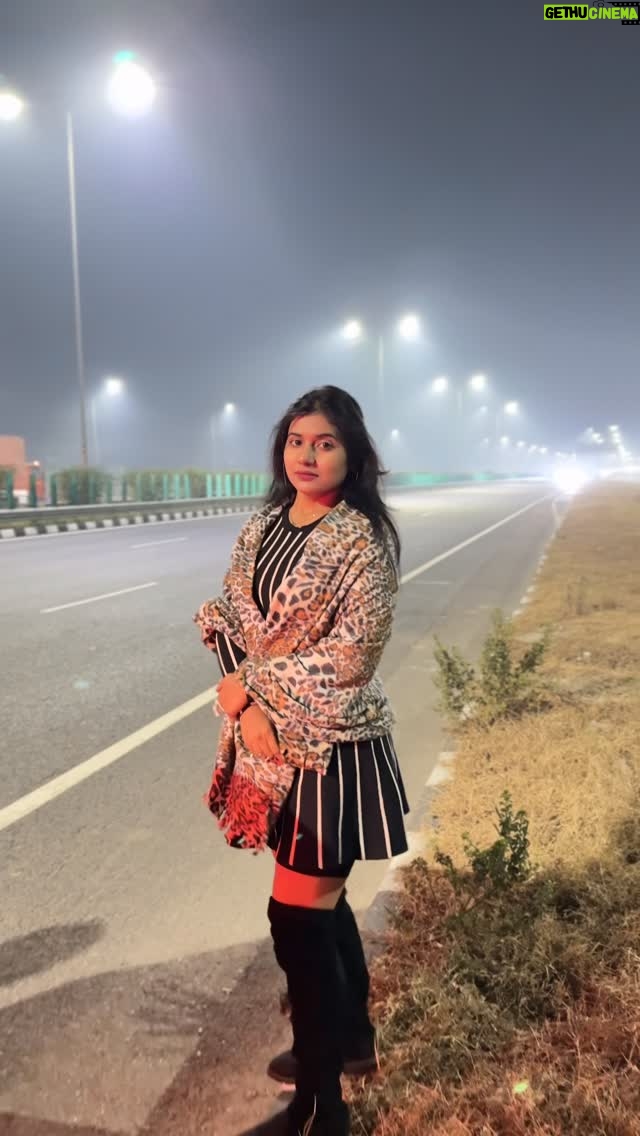 Priya Rathore - 1.4K Likes - Thandi thandi hawa ❤️❤️