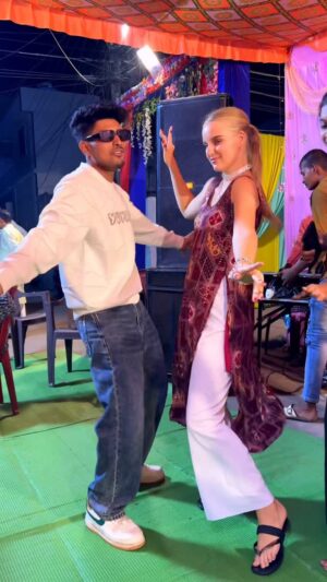 Priya Tiwari Instagram - š tu to gaya š” @mr_sachin08 @priya_a08
@mr_sajan_08
#viralvideos #instagram #reelsinstagram #explore #share #priyafammm #tranding #reelsvideo #viral #share #tag #mr_sachin08 #love #sad