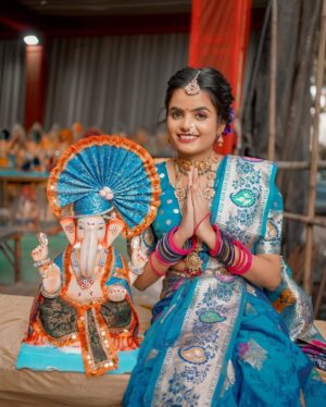 Priya Tiwari Instagram - š Ganpati Bappa Morya ā¤ļø @priya_a08 @mr_sachin08
š :- @sonamsmakeoverandacademy
šØ :- @mr_parthu_photographer
#viralvideos #instagram #reelsinstagram #explore #share #priyafammm #tranding #reelsvideo #viral #share #tag #mr_sachin08 #love #sad