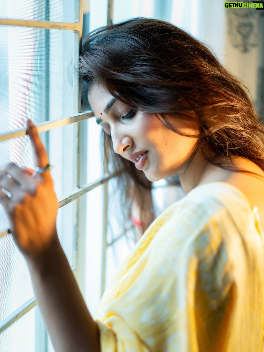 Priya Vadlamani - 105.8K Likes - Hi ! I couldn't think of a caption🙈🐒 so yeah...happy Monday ✨️💛

📸 @absolutelyrahul