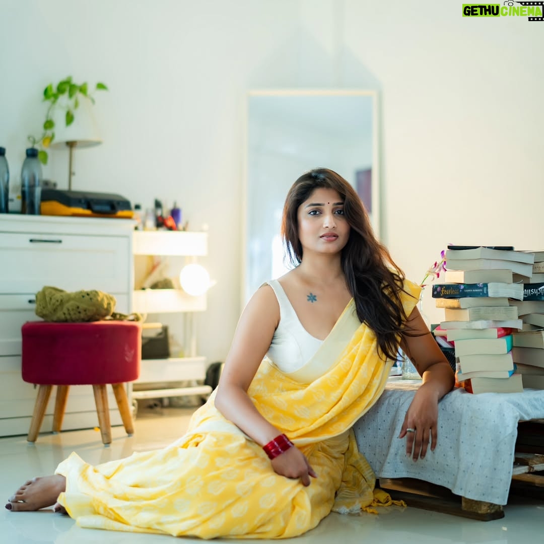 Priya Vadlamani - 60.7K Likes - Wrapped in sunshine , thinking of you 💛✨️

📸 @absolutelyrahul