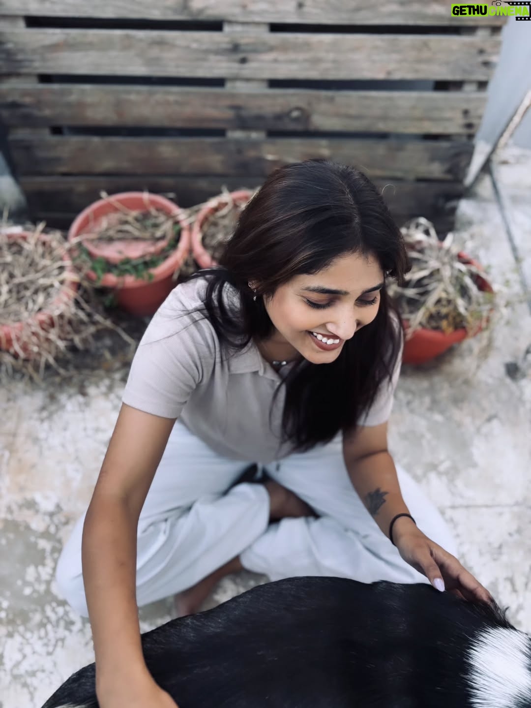 Priya Vadlamani - 44.6K Likes - Happiest with him 🦋✨️