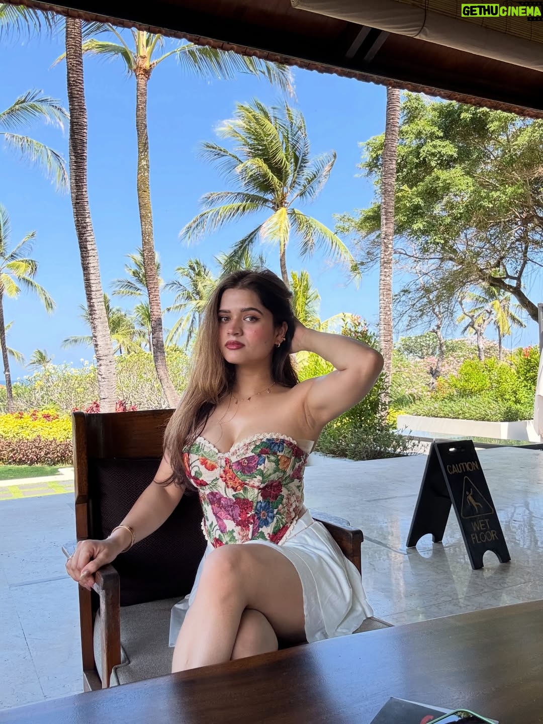 Priyanka Chaturvedi - 4.1K Likes - Last one is my fav🫀