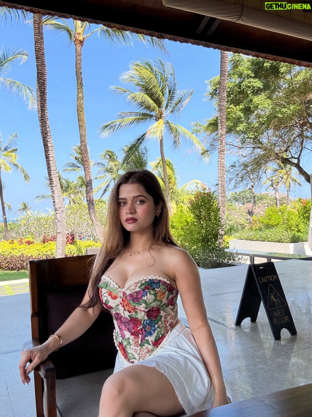 Priyanka Chaturvedi - 4.1K Likes - Last one is my fav🫀