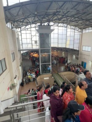 Priyanka Diwate Instagram - Always blessed 😭 My very 1st time visit and a peaceful Darshan #nashik #saptashrungimaa , No more Negative energies just a positive soul worshiping gods every single day 🫶🕉️🧿 #nazarnalage #godsfavouritechild