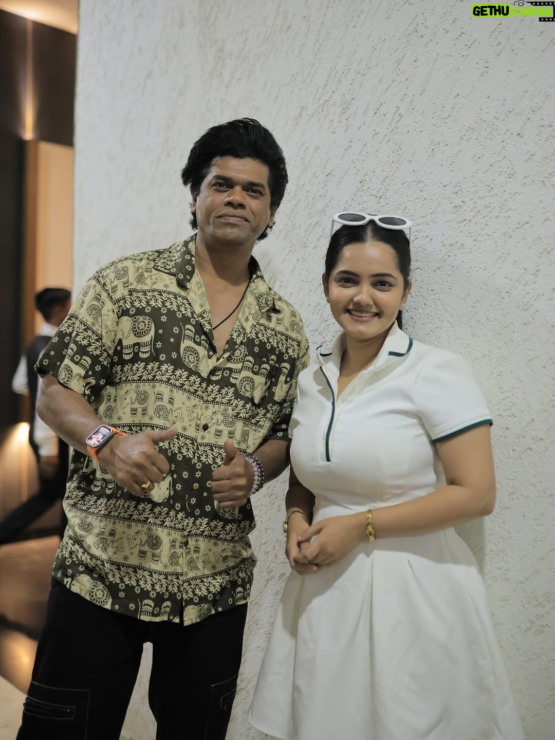 Priyanka Diwate - 17.4K Likes - Just wanted to meet him once , surprisingly he knows me & got a kadak compliment too😂🫣 

Very inspiring: @siddharth23oct