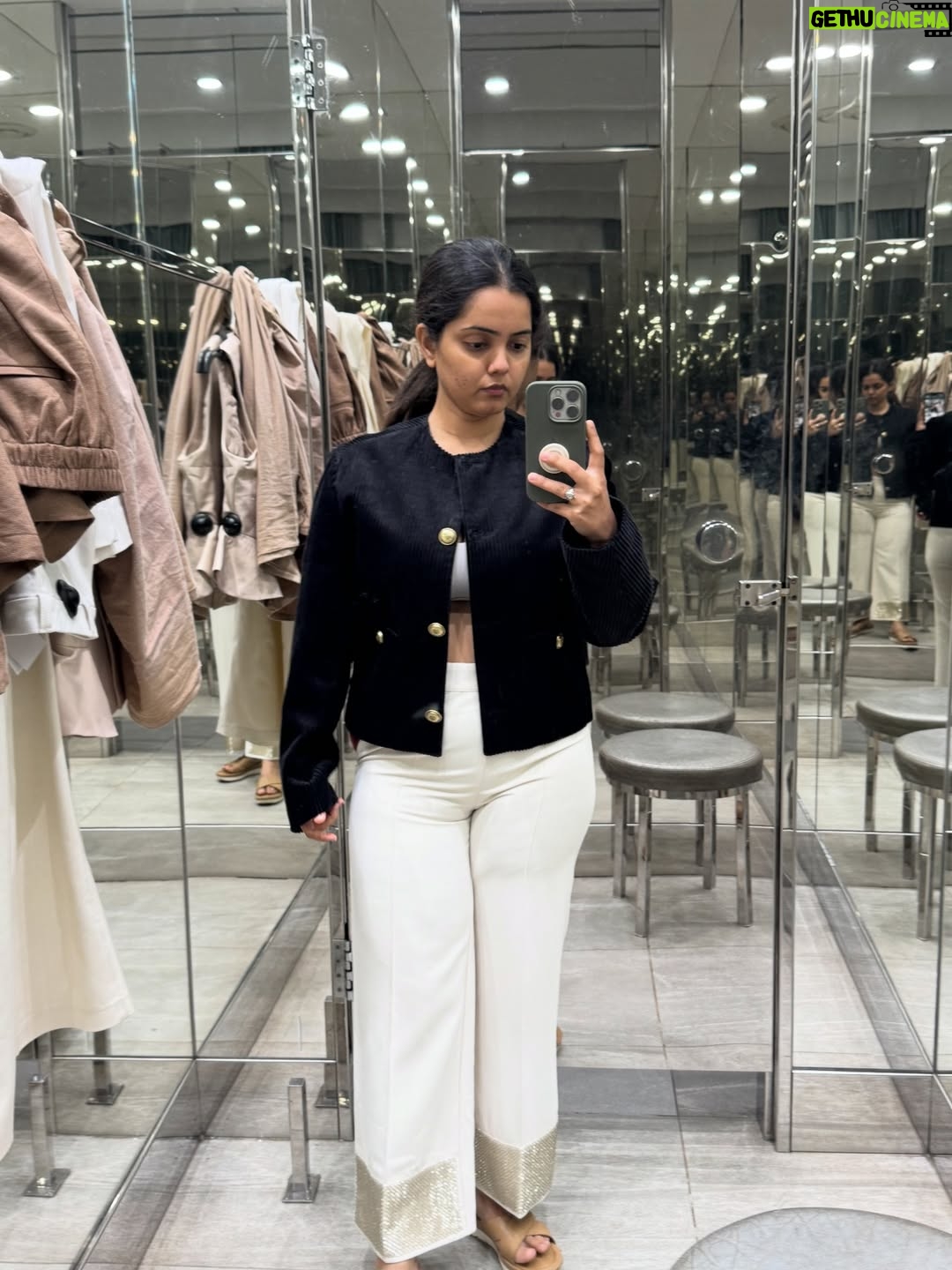 Priyanka Diwate - 7.9K Likes - November 2025 ( pura saal khatam hone aya) 🫣( memories to remember 🫶) 

1 : Me flaunting at fashion show event 
2: Mansa devi 
3: Proud moment of Psd 
4: psd students 
5: Pav bhaji at legume 
6: shopping 
7: Out for food 
8: Biryani day 
9: Just me confused 
10: got scared 
11: Deep mohotsav in Ganges 
Continued by the 1st class visit ( for the 1st time) 
12: a self love shot while a brand shoot #november