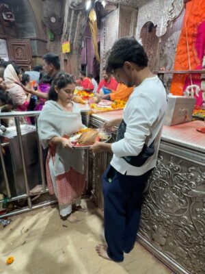 Priyanka Diwate Instagram - Always blessed 😭 My very 1st time visit and a peaceful Darshan #nashik #saptashrungimaa , No more Negative energies just a positive soul worshiping gods every single day 🫶🕉️🧿 #nazarnalage #godsfavouritechild