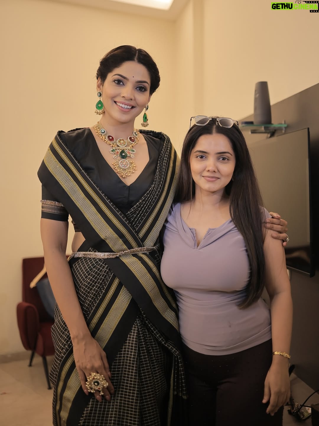 Priyanka Diwate - 85.3K Likes - Glad to work on the Universal Beauties 🫶🌸 #marathicelebs 

Makeup and Hair : @psd_makeup_studio 

@iampoojasawant 
@sonalee18588 
@sayali_sanjeev_official 
@shrumarathe