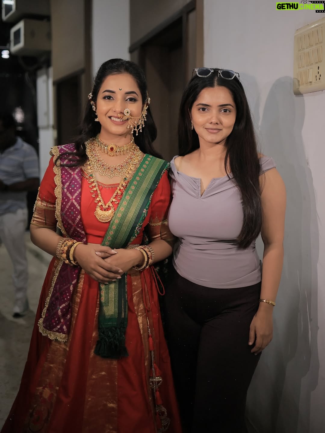 Priyanka Diwate - 85.3K Likes - Glad to work on the Universal Beauties 🫶🌸 #marathicelebs 

Makeup and Hair : @psd_makeup_studio 

@iampoojasawant 
@sonalee18588 
@sayali_sanjeev_official 
@shrumarathe