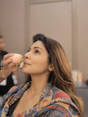 Priyanka Diwate Instagram - Glad to work on the Universal Beauties 🫶🌸 #marathicelebs 

Makeup and Hair : @psd_makeup_studio 

@iampoojasawant 
@sonalee18588 
@sayali_sanjeev_official 
@shrumarathe