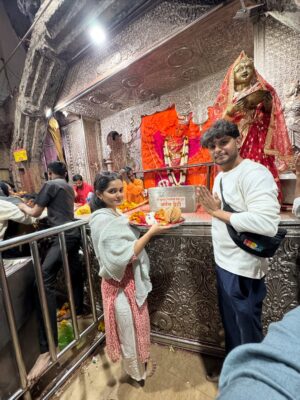 Priyanka Diwate Instagram - Always blessed 😭 My very 1st time visit and a peaceful Darshan #nashik #saptashrungimaa , No more Negative energies just a positive soul worshiping gods every single day 🫶🕉️🧿 #nazarnalage #godsfavouritechild