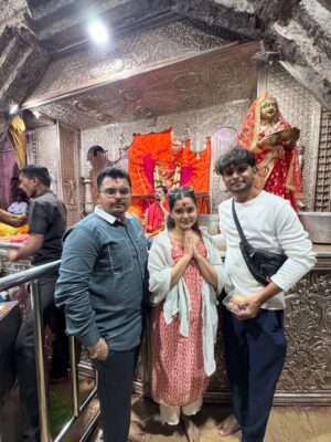 Priyanka Diwate Instagram - Always blessed 😭 My very 1st time visit and a peaceful Darshan #nashik #saptashrungimaa , No more Negative energies just a positive soul worshiping gods every single day 🫶🕉️🧿 #nazarnalage #godsfavouritechild