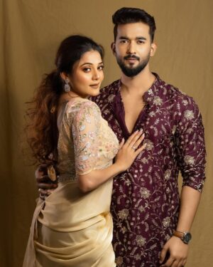 Priyanka Mitra Instagram - ♥️
.
.
.
Attire @avijitdasofficial_bengal 
Hair @somnathroy506 
Look @wedding_makeup_artist_shampa 
Click @priyambaksiphotography 
Studio @starcraft_insta 
By @the_pheras_wedding_photography