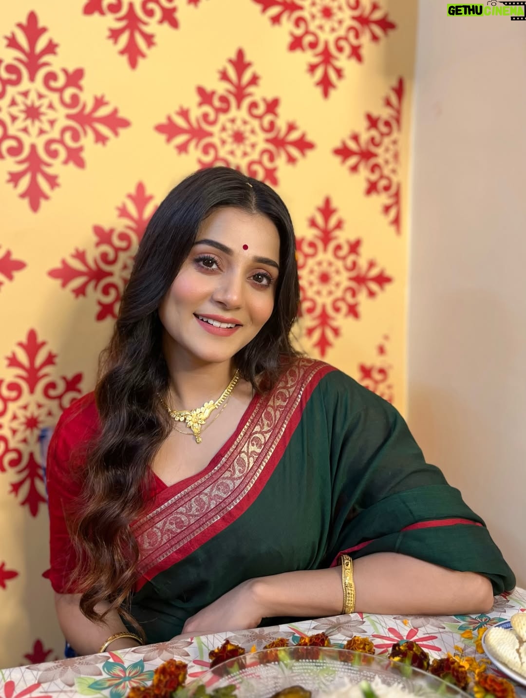 Priyanka Mitra - 35.1K Likes - ভালোবাসা আর আশীর্বাদের ভান্ডার। 
আমার দাদু-দিদা, তাদের গল্পে ভরে থাকে আমাদের পৃথিবী। 
তাদের কাছেই শেখা, ভালোবাসা আর সম্মানের পাঠ।❤️🧿
.
.
#blessed #grandparents #love #happiness #radhekrishna