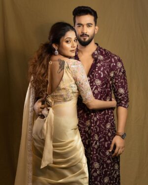 Priyanka Mitra Instagram - ♥️
.
.
.
Attire @avijitdasofficial_bengal 
Hair @somnathroy506 
Look @wedding_makeup_artist_shampa 
Click @priyambaksiphotography 
Studio @starcraft_insta 
By @the_pheras_wedding_photography