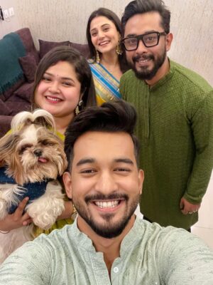 Priyanka Mitra Instagram - Love , laughter, food & us ❤️🧿
.
.
#us #happyfaces #aiburobhat #radhekrishna