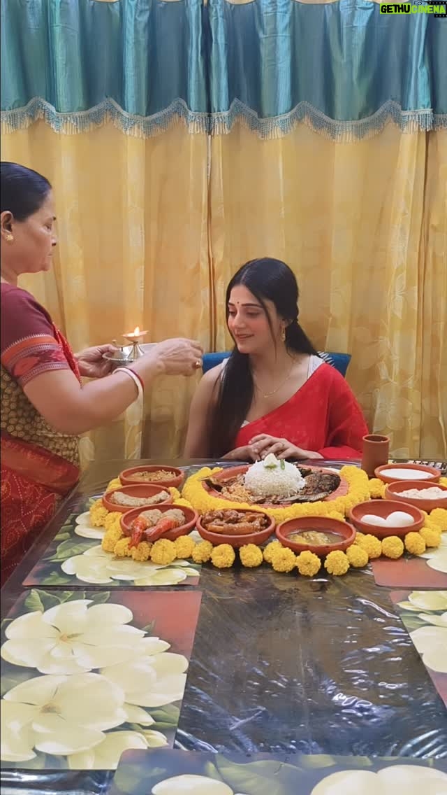 Priyanka Mitra - 72.3K Likes - জ্যাঠা জেঠির আদর! ❤️🧿
.
.
#aiburobhat #lovedones #happiness #gratitude #radhekrishna