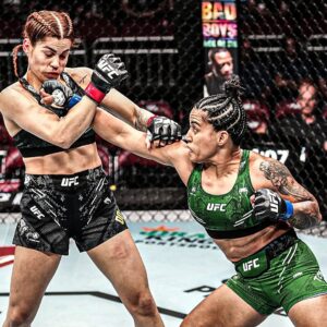 Puja Tomar Instagram - Remember the time 𝐓𝐡𝐞 𝐂𝐲𝐜𝐥𝐨𝐧𝐞 struck the Octagon? 🇮🇳
#UFC #UFCIndia #PujaTomar