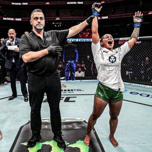 Puja Tomar Instagram - Remember the time 𝐓𝐡𝐞 𝐂𝐲𝐜𝐥𝐨𝐧𝐞 struck the Octagon? 🇮🇳
#UFC #UFCIndia #PujaTomar