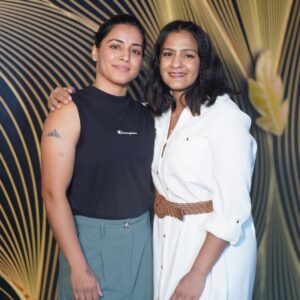 Puja Tomar Instagram - It is very important to have good friends in your life who always show you the right path.😍❤️❤️
#friends #rituphogat #pujatomar