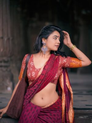 Purabi Bhargava Instagram - Lamho ki khataye ...
Lafzo mein kya bataye ?? š
.
Edits @am.creativityofficial
šø @shotbykittu