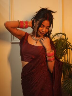 Purabi Bhargava Instagram - Living my : Ek chutki sindoor ki keemat era š
Still not married thoughš«¢