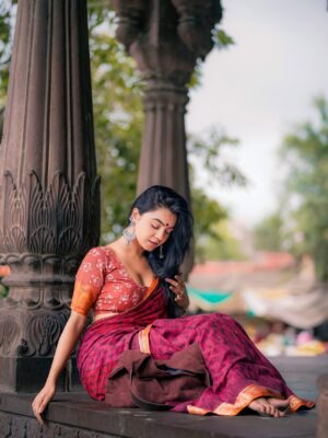 Purabi Bhargava Instagram - Lamho ki khataye ...
Lafzo mein kya bataye ?? š
.
Edits @am.creativityofficial
šø @shotbykittu