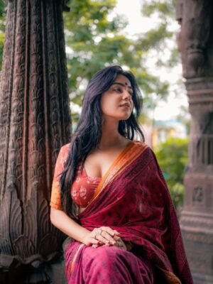 Purabi Bhargava Instagram - Lamho ki khataye ...
Lafzo mein kya bataye ?? š
.
Edits @am.creativityofficial
šø @shotbykittu