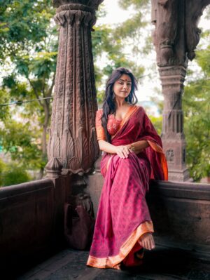 Purabi Bhargava Instagram - Lamho ki khataye ...
Lafzo mein kya bataye ?? š
.
Edits @am.creativityofficial
šø @shotbykittu