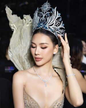 Quỳnh Hoa Bùi Instagram - Miss Universe Vietnam 2024 Final Night ✨ 

Dress: Anh @nguyentientruyen.designer @nguyentientruyen.official 
Fashion Director: Anh @trandat1909 
Stylist: Anh @nghinhatminh 
Makeup: Anh @duonghuunghia94 
Hair: Chị @nhatlinh.hairstylist 
Shoes: @alexsara.vn 
Jewelry: @locphucjewelryofficial 
Assistant: @tungnguyen122000 
Photo: @loanbe08 - Team anh Nguyễn Du
#BuiQuynhHoa #MissUniverseVietnam #MissUniverseVietnam2023