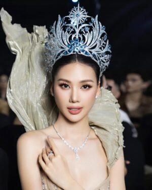 Quỳnh Hoa Bùi Instagram - Miss Universe Vietnam 2024 Final Night ✨ 

Dress: Anh @nguyentientruyen.designer @nguyentientruyen.official 
Fashion Director: Anh @trandat1909 
Stylist: Anh @nghinhatminh 
Makeup: Anh @duonghuunghia94 
Hair: Chị @nhatlinh.hairstylist 
Shoes: @alexsara.vn 
Jewelry: @locphucjewelryofficial 
Assistant: @tungnguyen122000 
Photo: @loanbe08 - Team anh Nguyễn Du
#BuiQuynhHoa #MissUniverseVietnam #MissUniverseVietnam2023