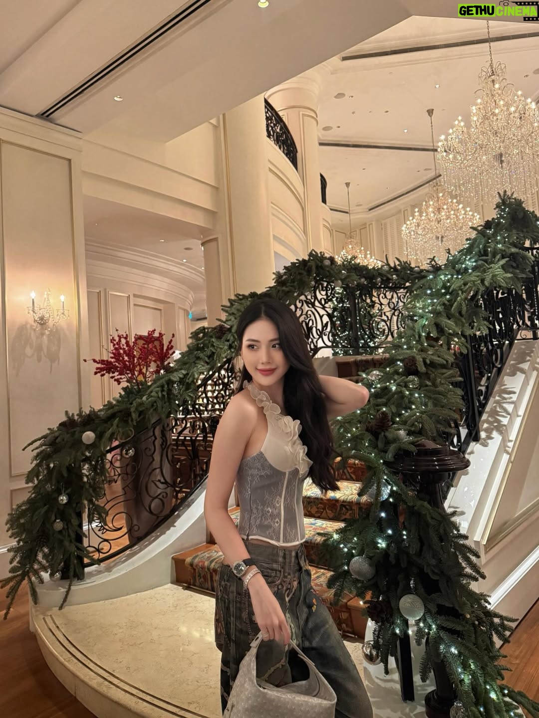Quỳnh Hoa Bùi - 757 Likes - Heart’s warm 🧣🎄