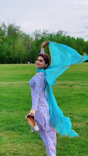 Raavi Kaur Bal Instagram - 🫶🏻♥️ 

@officialraavi #raavikaurbal #punjabi #punjab #artist #