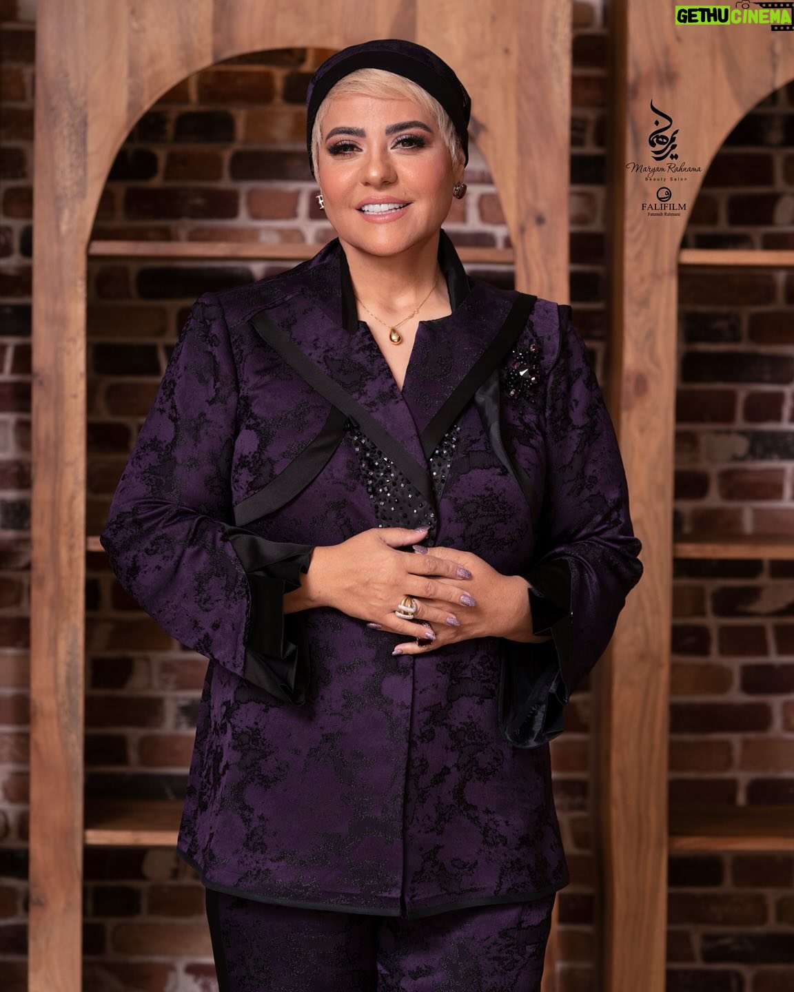 Rabeh Oskouie - 10.6K Likes - استایلی متفاوت از رابعه اسکویی زیبا 💜✨

Beautiful actress :
@rabeh_oskouie

Dress :
@mahnoushteymourzadeh

Makeup :
@soodabesadat_makeup

Hairstyle :
@minanorozi_hairstyle

Hair color :
@hairstyleghazal 

Beauty salon :
@maryamrahnamabeauty

Photography studio :
@falifilm
✨💜
#رابعه_اسکویی #مریم_رهنما #مهوش_تیمورزاده #استایل #میکاپ #سلبریتی #هنرمندان #عروسی_هنرمندان