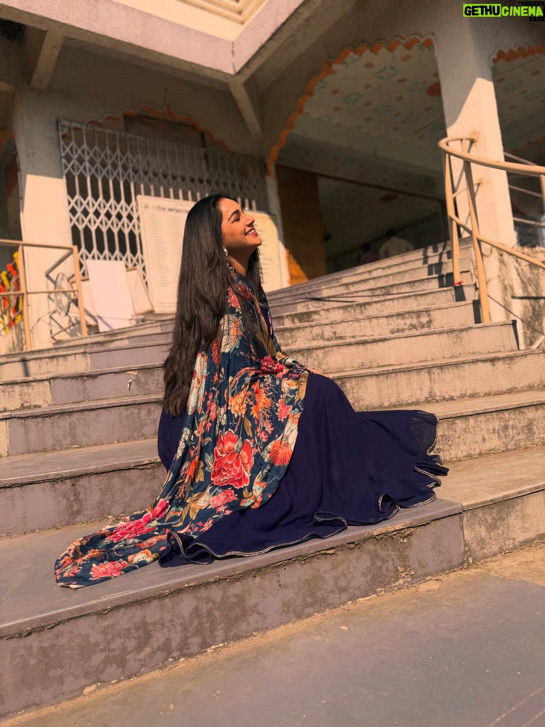 Rachana Mistry - 22K Likes - Asthetic shoot location & me! 🎥♥️
The untold love story 🍁
.
.
.
.
.
#JAGRITIeknayisubah
#GRATITUDE♥️