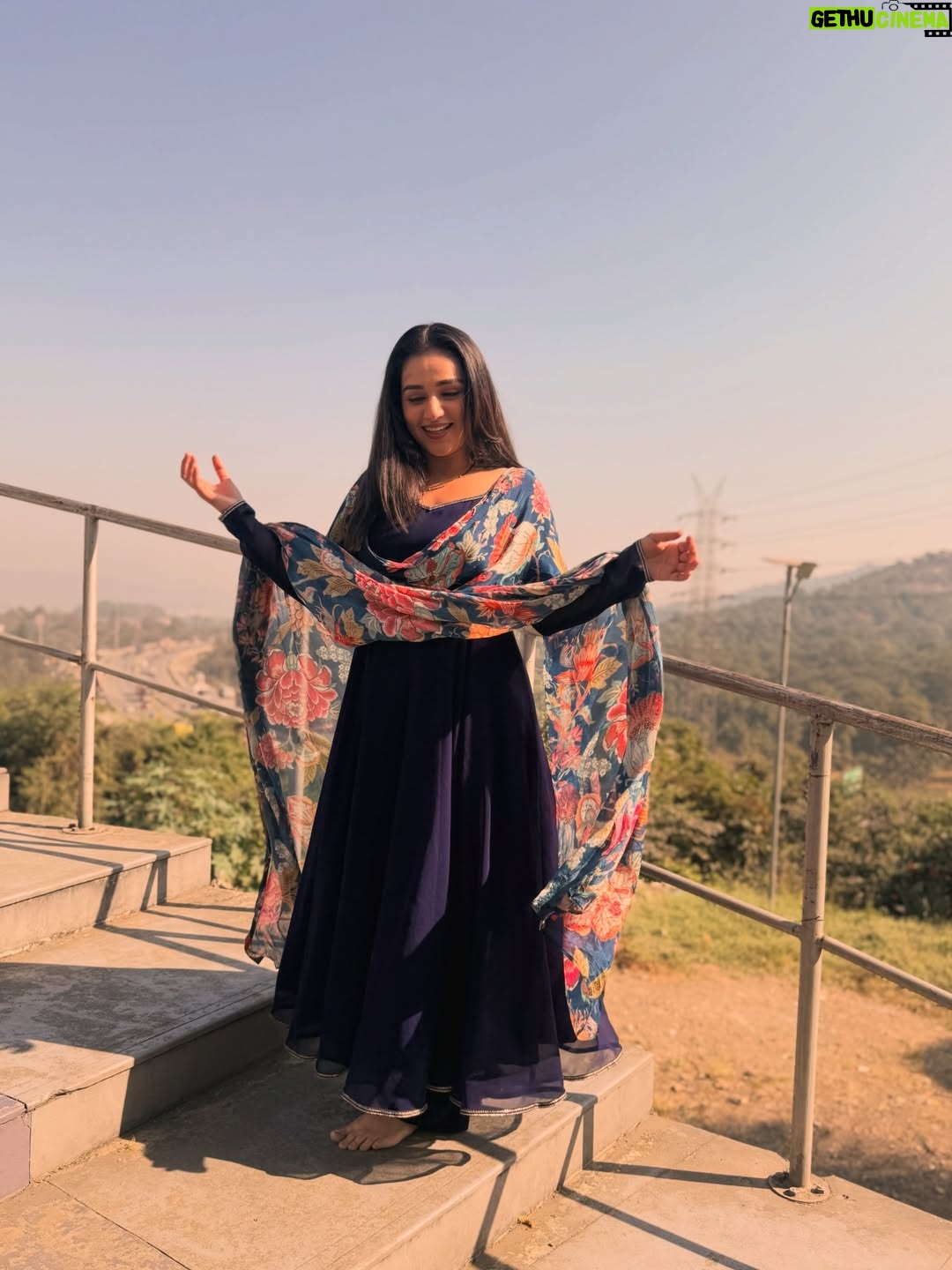 Rachana Mistry - 22K Likes - Asthetic shoot location & me! 🎥♥️
The untold love story 🍁
.
.
.
.
.
#JAGRITIeknayisubah
#GRATITUDE♥️