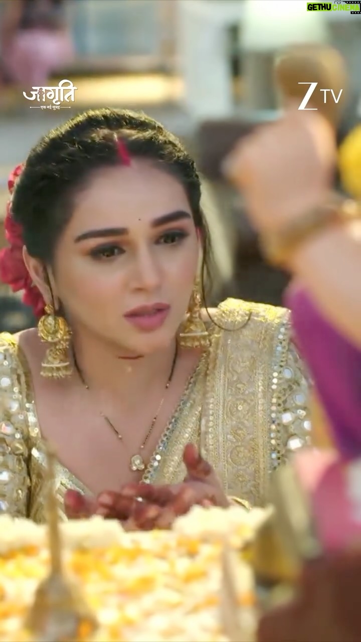 Rachana Mistry - 28K Likes - Kya Jagriti ki prarthana sunenge bhagwaan aur bachegi Suraj ki jaan? 

Dekhiye #JagritiEkNayiSubah har roz, raat 10:30 baje, sirf #ZeeTV par. 

#Jagriti #ZeeTVReels #AapkaApnaZeeTV

@rachana.mistry.1604