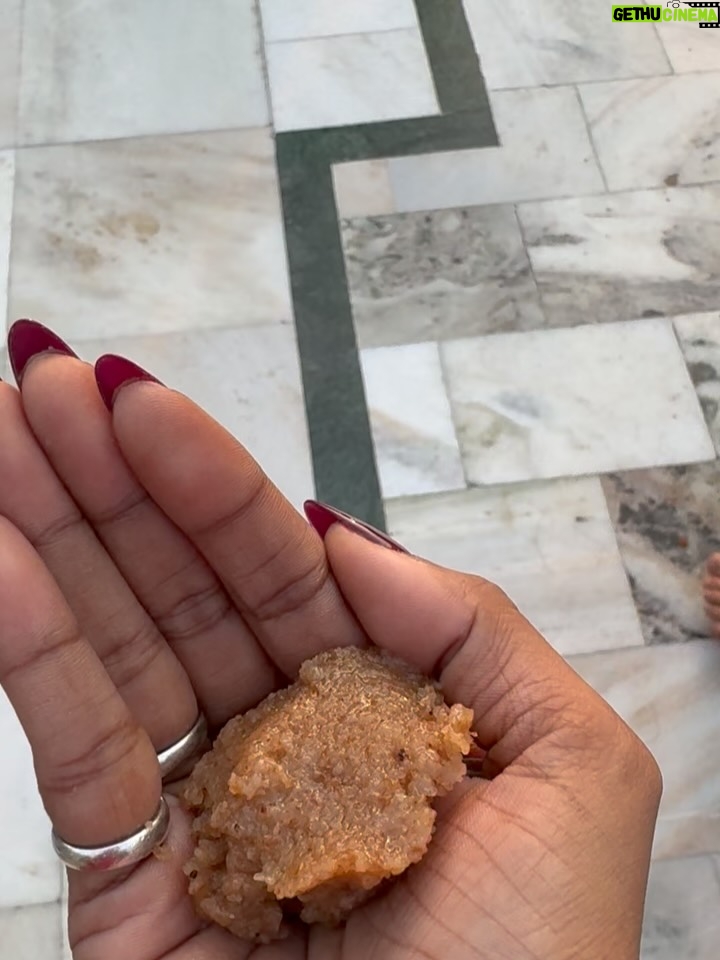 Rachanaa Parulkar - 8.9K Likes - 🪯 Aakhir Bula Hi Liya 🤲🏼

#spirituality#happiness#travel#calling#gratitude