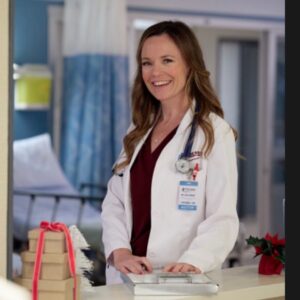 Rachel Boston Instagram - The doctors will see you now ❤️
Here’s a look behind the scenes! 

#TheMoreTheMerrier premiere starts at 8/7c tonight @hallmarkchannel ! And next day on @hallmarkplus !Very thankful for this team and experience and for our incredible doctors, nurses, and first responders ✨