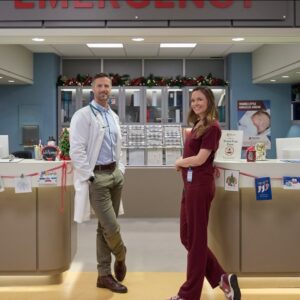 Rachel Boston Instagram - The doctors will see you now ❤️
Here’s a look behind the scenes! 

#TheMoreTheMerrier premiere starts at 8/7c tonight @hallmarkchannel ! And next day on @hallmarkplus !Very thankful for this team and experience and for our incredible doctors, nurses, and first responders ✨