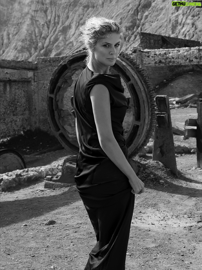 Rachel Hunter - 7.2K Likes - 20 pics - slide through the past - Remember throwbacks - well he’s just a little throw back of some work. 16 years old  I started modeling, I never wanted to be a model plucked from the beaches of New Zealand I accepted the process and out it all unfolded . For those of you into Vedic astrology my dasha changed to Mercury Dasha . It couldn’t have been more aligned 🙏🏼Trust your process, but be proactive to.