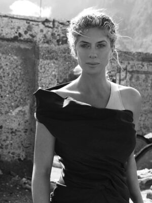 Rachel Hunter Instagram - 20 pics - slide through the past - Remember throwbacks - well he’s just a little throw back of some work. 16 years old  I started modeling, I never wanted to be a model plucked from the beaches of New Zealand I accepted the process and out it all unfolded . For those of you into Vedic astrology my dasha changed to Mercury Dasha . It couldn’t have been more aligned 🙏🏼Trust your process, but be proactive to.