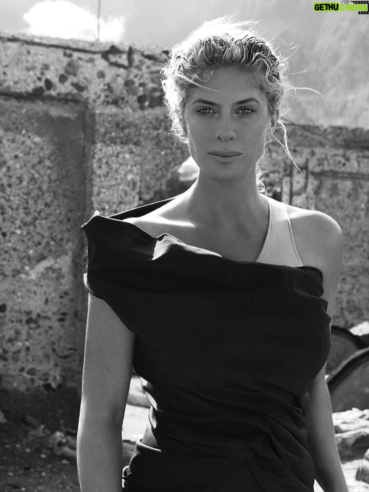Rachel Hunter - 7.2K Likes - 20 pics - slide through the past - Remember throwbacks - well he’s just a little throw back of some work. 16 years old  I started modeling, I never wanted to be a model plucked from the beaches of New Zealand I accepted the process and out it all unfolded . For those of you into Vedic astrology my dasha changed to Mercury Dasha . It couldn’t have been more aligned 🙏🏼Trust your process, but be proactive to.